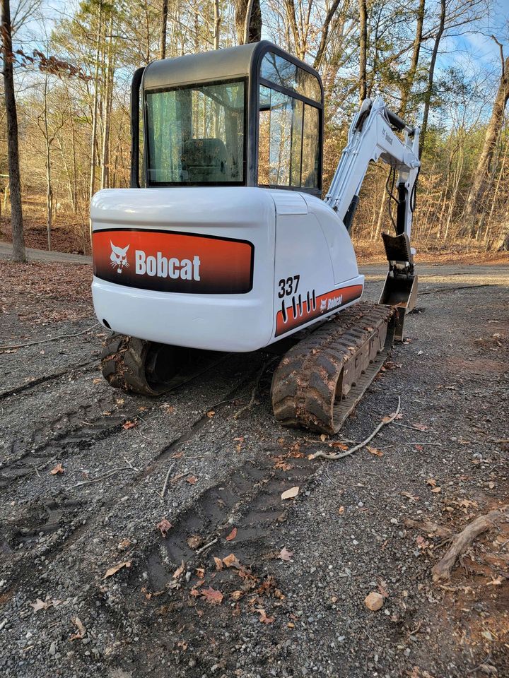 Bobcat 337 Excavator w/ Hydraulic Thumb