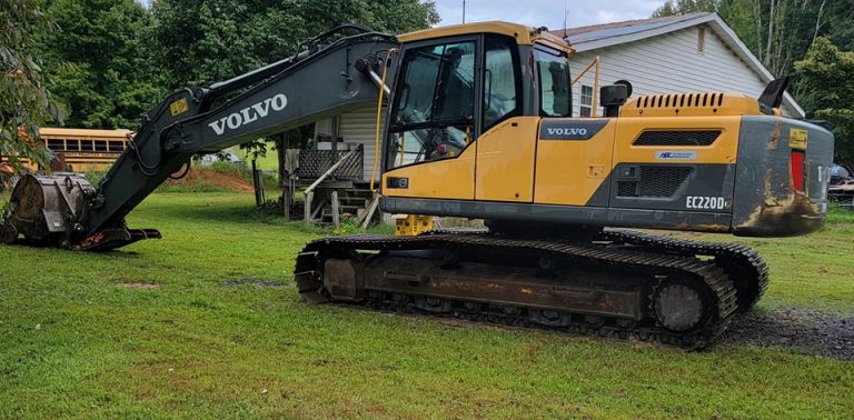2014 Volvo EC220DL Excavator